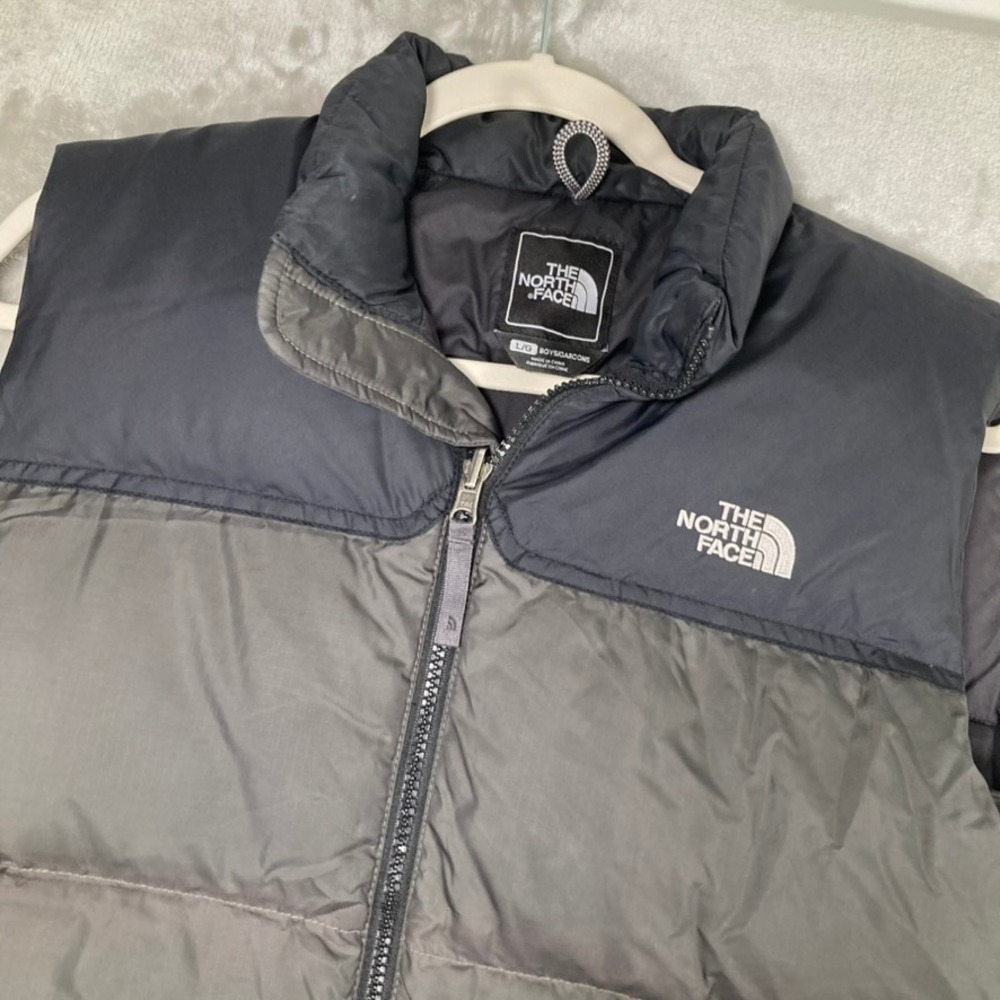 The North Face Boys Nuptse 600 Down Puffer Vest Grey Black Large L
